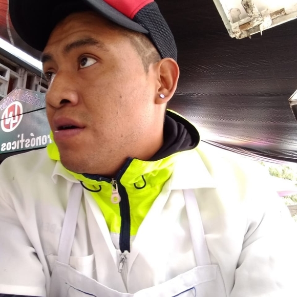 Meet your Posher, Hugo - Picture 1 of 1